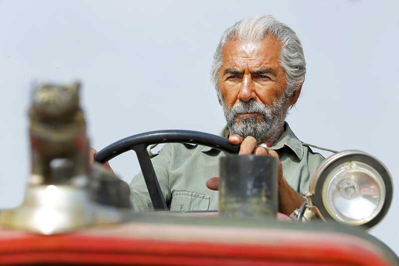 فیلم سینمایی خروج و جنگ در ۳ جبهه